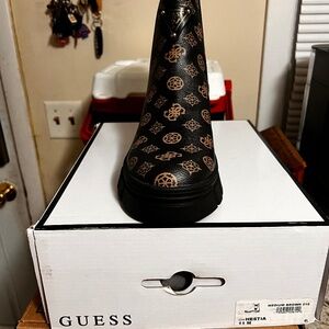 Guess size 10 and 11